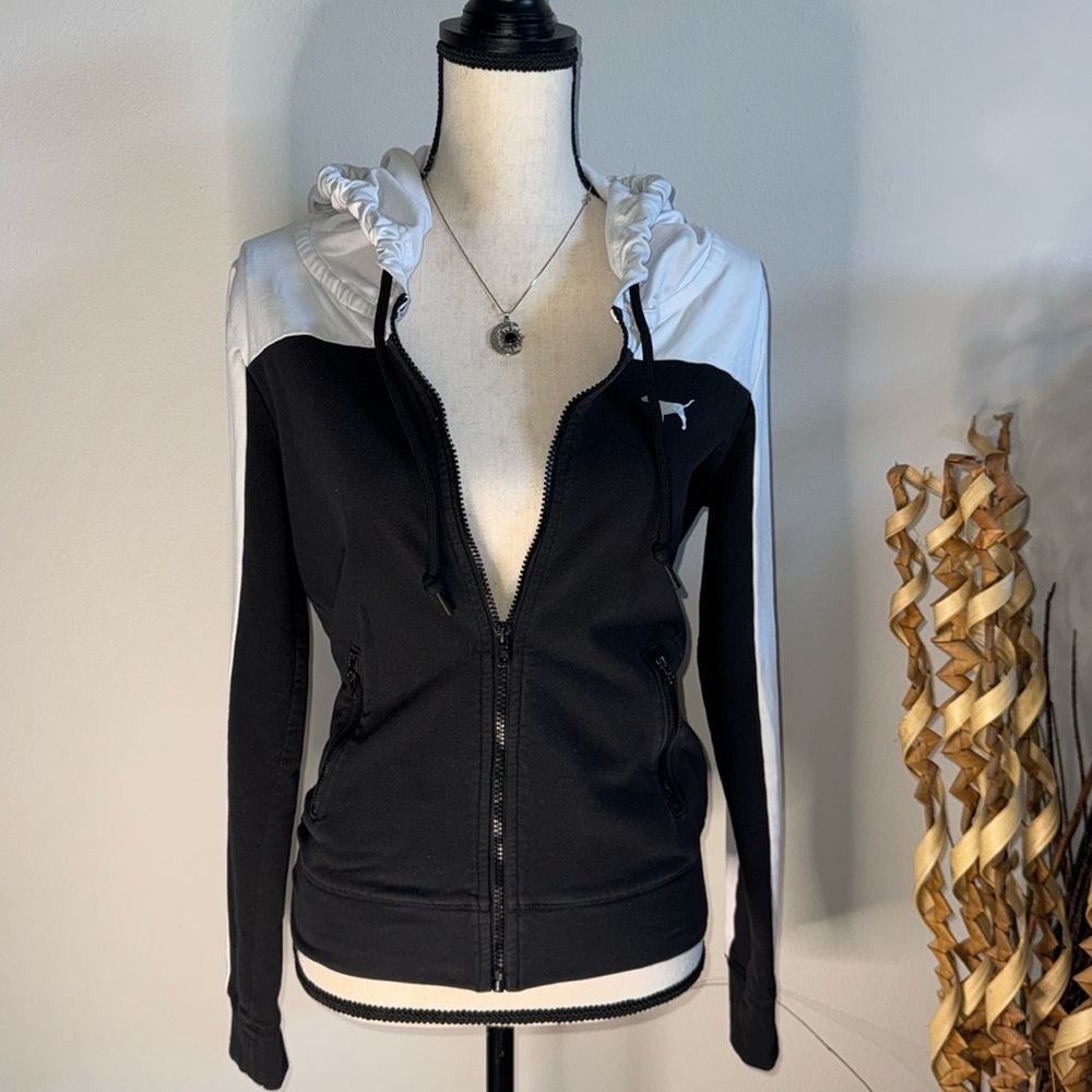 Victoria's Secret Pink Zip-Up Hoodie
Sweatshirt Size S